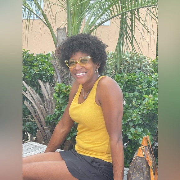 Meet your Posher, Tonya live - Picture 4 of 15